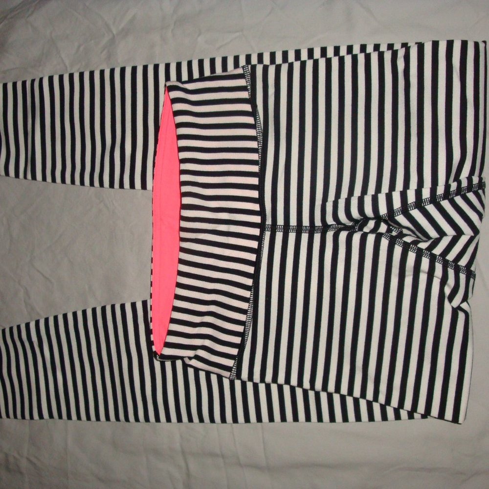 Lululemon Size 2 Wunder .Narrow Bold Stripe Black